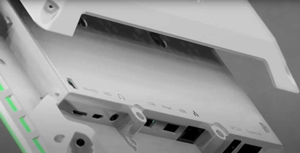 Aura-X-Back-Face-Angled_1000w Meeting room & desk booking. Room screens and desk booking devices